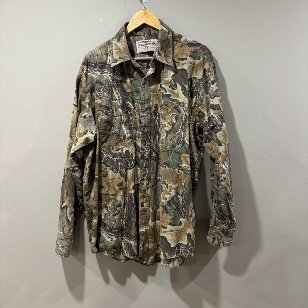Vintage Wrangler Shirt Size XL Realtree Camo Long Sleeve Button Up Rugged Wear